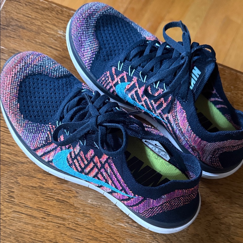 Nike Women's FreeRun FlyKnit
